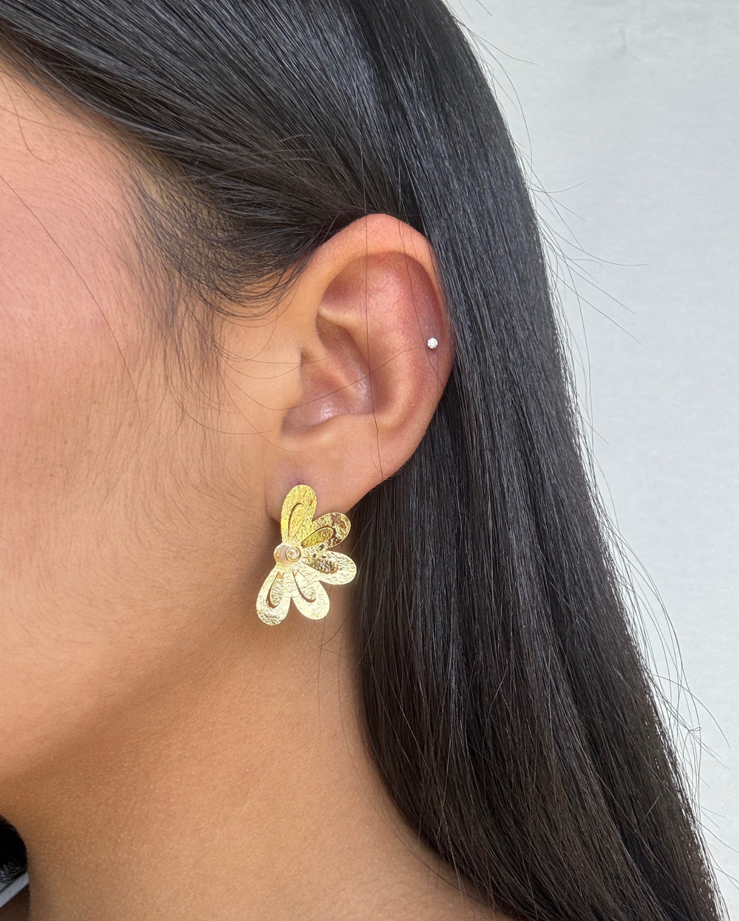 Carla Studs Earring