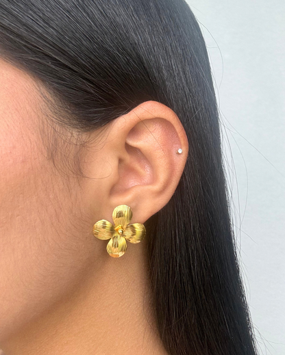 Noa Stud Earring